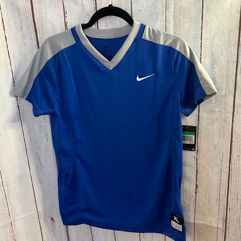 NWT Girls XL Nike softball tee